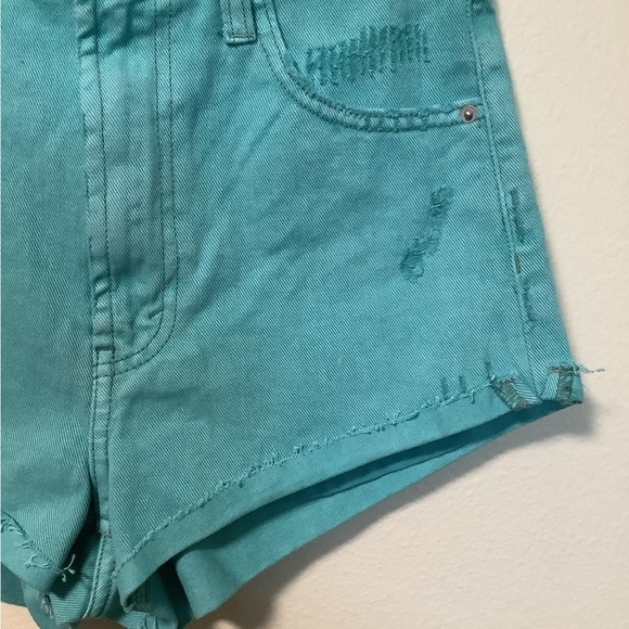 Wild fable NWT highest rise cheeky shorts size 2/26 light distressed 100% cotton - Picture 8 of 9